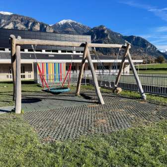 Spielplatz Schulhaus Quadra Cazis