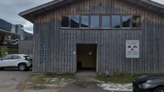Öffentliche Toilette Parkplatz Nislas
