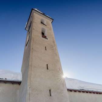 Die reformierte Kirche in Nufenen im Winter