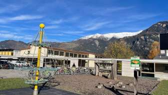 Spielplatz Schulhaus Quadra Cazis